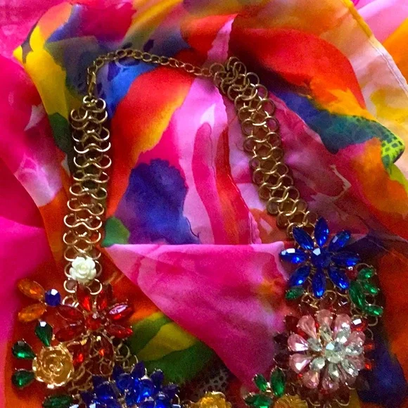 Floral Rhinestone Blue Red Pink Statement Necklace Flower Crystal Multicolor New - Picture 8 of 9
